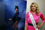 Amsterdam 9 juni 2021
Opening expositie van Monique Collignon in beurs v Berlage. Miss Nederland Denise Speelman