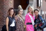 Amsterdam 9 juni 2021
Opening expositie van Monique Collignon in beurs v Berlage. Miss Nederland Denise Speelman met Monica van Ee