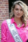 Amsterdam 9 juni 2021
Opening expositie van Monique Collignon in beurs v Berlage. Miss Nederland Denise Speelman
