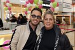 Amstelveen 27 mei 2021
Opening Yoyo tea bar van Rachel Hazes in winkelcentrum Amstelveen.
Andre Hazes zijn vriendinSarah v Soelen en haar ouders zijn ook aanwezig. Djarno Hofland met zijn moeder Els
