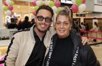 Amstelveen 27 mei 2021
Opening Yoyo tea bar van Rachel Hazes in winkelcentrum Amstelveen.
Andre Hazes zijn vriendinSarah v Soelen en haar ouders zijn ook aanwezig. Djarno Hofland met zijn moeder Els