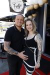 Apeldoorn 1 juni 2021
Frank v Etten opent samen met zijn zwangere vrouw Melanie hun cafetaria met de naam Frietje v Etten.