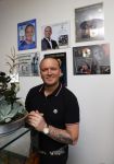 Apeldoorn 1 juni 2021
Frank v Etten opent samen met zijn zwangere vrouw Melanie hun cafetaria met de naam Frietje v Etten.