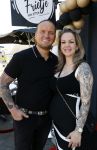 Apeldoorn 1 juni 2021
Frank v Etten opent samen met zijn zwangere vrouw Melanie hun cafetaria met de naam Frietje v Etten.