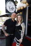 Apeldoorn 1 juni 2021
Frank v Etten opent samen met zijn zwangere vrouw Melanie hun cafetaria met de naam Frietje v Etten.
