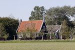 Castricum 7 juni 2021
Boekpresentatie Henny Huisman . Henny krijgt het eerste boek uit handen van Jacques d Ancona