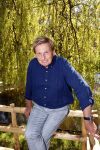 Castricum 7 juni 2021
Boekpresentatie Henny Huisman . Henny krijgt het eerste boek uit handen van Jacques d Ancona