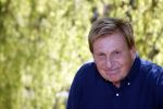 Castricum 7 juni 2021
Boekpresentatie Henny Huisman . Henny krijgt het eerste boek uit handen van Jacques d Ancona