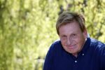 Castricum 7 juni 2021
Boekpresentatie Henny Huisman . Henny krijgt het eerste boek uit handen van Jacques d Ancona