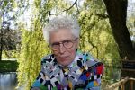 Castricum 7 juni 2021
Boekpresentatie Henny Huisman . Henny krijgt het eerste boek uit handen van Jacques d Ancona