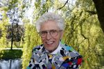 Castricum 7 juni 2021
Boekpresentatie Henny Huisman . Henny krijgt het eerste boek uit handen van Jacques d Ancona