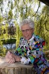 Castricum 7 juni 2021
Boekpresentatie Henny Huisman . Henny krijgt het eerste boek uit handen van Jacques d Ancona
