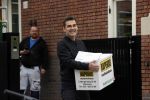 Amsterdam 21 mei 2021
Jeroen v d Boom verhuisd naar zijn nieuwe huis in Amsterdam zuid