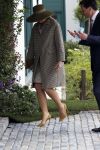 Weesp 26 mei 2021
Koningin Maxima bezoekt de firma Smit&zoon die dit jaar 200 jaar bestaan. Maxima draagt mondkapje en een nieuwe armband die ze van haar man Koning Willem Alexander heeft gehad voor haar 50e verjaardag.