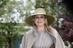 Weesp 26 mei 2021
Koningin Maxima bezoekt de firma Smit&zoon die dit jaar 200 jaar bestaan. Maxima draagt mondkapje en een nieuwe armband die ze van haar man Koning Willem Alexander heeft gehad voor haar 50e verjaardag.