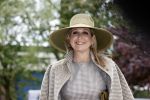 Weesp 26 mei 2021
Koningin Maxima bezoekt de firma Smit&zoon die dit jaar 200 jaar bestaan. Maxima draagt mondkapje en een nieuwe armband die ze van haar man Koning Willem Alexander heeft gehad voor haar 50e verjaardag.
