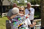 Castricum 7 juni 2021
Boekpresentatie Henny Huisman . Henny krijgt het eerste boek uit handen van Jacques d Ancona