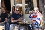 Amsterdam 31 mei 2021
Maarten Spanjer en Rijk de Gooijer jr drinken drankje op terras.