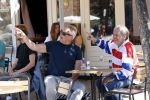 Amsterdam 31 mei 2021
Maarten Spanjer en Rijk de Gooijer jr drinken drankje op terras.