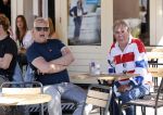 Amsterdam 31 mei 2021
Maarten Spanjer en Rijk de Gooijer jr drinken drankje op terras.