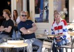 Amsterdam 31 mei 2021
Maarten Spanjer en Rijk de Gooijer jr drinken drankje op terras.
