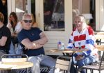 Amsterdam 31 mei 2021
Maarten Spanjer en Rijk de Gooijer jr drinken drankje op terras.