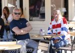 Amsterdam 31 mei 2021
Maarten Spanjer en Rijk de Gooijer jr drinken drankje op terras.