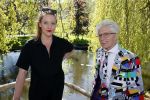 Castricum 7 juni 2021
Boekpresentatie Henny Huisman . Henny krijgt het eerste boek uit handen van Jacques d Ancona. Marieke Derksen met Jacques d Ancona
