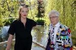Castricum 7 juni 2021
Boekpresentatie Henny Huisman . Henny krijgt het eerste boek uit handen van Jacques d Ancona. Marieke Derksen met Jacques d Ancona