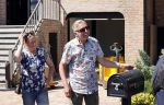 Noordwijk 31 mei en 1 juni 2021
Het nieuwe huis van Martien en Erica Meiland. Ze verhuizen vanuit Hengelo naar Noordwijk.
Aanwezig Martien Meiland Erica Meiland Maxime Meiland met dochter Claire en partner Leroy Molkenboer Montana Meiland met vrien Dirk Hoogstraten. Ook broer Jaap meiland en zijn vrouw Evelien helpen mee.