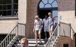 Noordwijk 31 mei en 1 juni 2021
Het nieuwe huis van Martien en Erica Meiland. Ze verhuizen vanuit Hengelo naar Noordwijk.
Aanwezig Martien Meiland Erica Meiland Maxime Meiland met dochter Claire en partner Leroy Molkenboer Montana Meiland met vrien Dirk Hoogstraten. Ook broer Jaap meiland en zijn vrouw Evelien helpen mee.