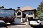 Noordwijk 31 mei en 1 juni 2021
Het nieuwe huis van Martien en Erica Meiland. Ze verhuizen vanuit Hengelo naar Noordwijk.
Aanwezig Martien Meiland Erica Meiland Maxime Meiland met dochter Claire en partner Leroy Molkenboer Montana Meiland met vrien Dirk Hoogstraten. Ook broer Jaap meiland en zijn vrouw Evelien helpen mee.