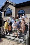 Noordwijk 31 mei en 1 juni 2021
Het nieuwe huis van Martien en Erica Meiland. Ze verhuizen vanuit Hengelo naar Noordwijk.
Aanwezig Martien Meiland Erica Meiland Maxime Meiland met dochter Claire en partner Leroy Molkenboer Montana Meiland met vrien Dirk Hoogstraten. Ook broer Jaap meiland en zijn vrouw Evelien helpen mee.