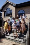 Noordwijk 31 mei en 1 juni 2021
Het nieuwe huis van Martien en Erica Meiland. Ze verhuizen vanuit Hengelo naar Noordwijk.
Aanwezig Martien Meiland Erica Meiland Maxime Meiland met dochter Claire en partner Leroy Molkenboer Montana Meiland met vrien Dirk Hoogstraten. Ook broer Jaap meiland en zijn vrouw Evelien helpen mee.