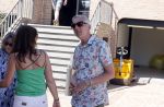 Noordwijk 31 mei en 1 juni 2021
Het nieuwe huis van Martien en Erica Meiland. Ze verhuizen vanuit Hengelo naar Noordwijk.
Aanwezig Martien Meiland Erica Meiland Maxime Meiland met dochter Claire en partner Leroy Molkenboer Montana Meiland met vrien Dirk Hoogstraten. Ook broer Jaap meiland en zijn vrouw Evelien helpen mee.