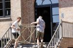 Noordwijk 31 mei en 1 juni 2021
Het nieuwe huis van Martien en Erica Meiland. Ze verhuizen vanuit Hengelo naar Noordwijk.
Aanwezig Martien Meiland Erica Meiland Maxime Meiland met dochter Claire en partner Leroy Molkenboer Montana Meiland met vrien Dirk Hoogstraten. Ook broer Jaap meiland en zijn vrouw Evelien helpen mee.