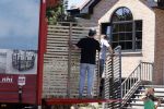 Noordwijk 31 mei en 1 juni 2021
Het nieuwe huis van Martien en Erica Meiland. Ze verhuizen vanuit Hengelo naar Noordwijk.
Aanwezig Martien Meiland Erica Meiland Maxime Meiland met dochter Claire en partner Leroy Molkenboer Montana Meiland met vrien Dirk Hoogstraten. Ook broer Jaap meiland en zijn vrouw Evelien helpen mee.