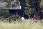 Eefde, 18 Juni 2021
Matthijs v Nieuwkerk met zijn vriendin