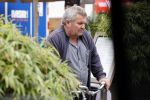 Amsterdam 20 mei 2021
Michiel Romeijn/ Michiel Romeyn  op zijn fiets in Amsterdam zuid