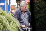 Amsterdam 20 mei 2021
Michiel Romeijn/ Michiel Romeyn  op zijn fiets in Amsterdam zuid