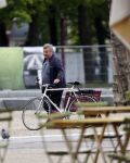 Amsterdam 20 mei 2021
Michiel Romeijn/ Michiel Romeyn  op zijn fiets in Amsterdam zuid