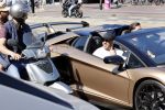 Amsterdam 9 juni 2021
Mobicepp in zijn gouden Lamborghini
