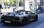 Amsterdam 9 juni 2021
Mobicepp in zijn gouden Lamborghini