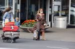 Schiphol 21 mei 2021
Monique Westenberg zoontje Andre Hazes jr en twee vriendinnen arriveren op schiphol na een vakantie op ibiza.
Haar vader komt ze halen .