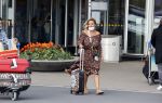 Schiphol 21 mei 2021
Monique Westenberg zoontje Andre Hazes jr en twee vriendinnen arriveren op schiphol na een vakantie op ibiza.
Haar vader komt ze halen .