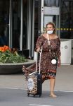 Schiphol 21 mei 2021
Monique Westenberg zoontje Andre Hazes jr en twee vriendinnen arriveren op schiphol na een vakantie op ibiza.
Haar vader komt ze halen .