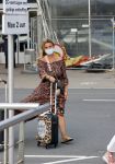 Schiphol 21 mei 2021
Monique Westenberg zoontje Andre Hazes jr en twee vriendinnen arriveren op schiphol na een vakantie op ibiza.
Haar vader komt ze halen .