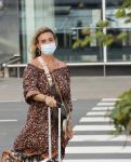 Schiphol 21 mei 2021
Monique Westenberg zoontje Andre Hazes jr en twee vriendinnen arriveren op schiphol na een vakantie op ibiza.
Haar vader komt ze halen .