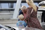 Schiphol 21 mei 2021
Monique Westenberg zoontje Andre Hazes jr en twee vriendinnen arriveren op schiphol na een vakantie op ibiza.
Haar vader komt ze halen .