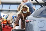 Schiphol 21 mei 2021
Monique Westenberg zoontje Andre Hazes jr en twee vriendinnen arriveren op schiphol na een vakantie op ibiza.
Haar vader komt ze halen .
